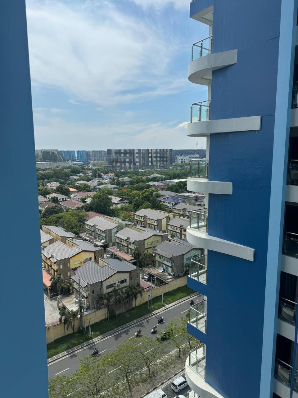 L Condotel Paranaque City 外观 照片