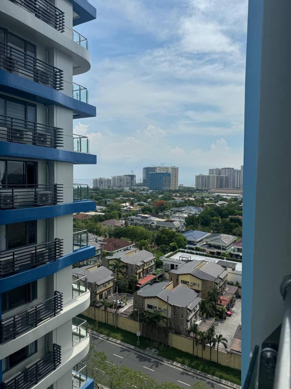 L Condotel Paranaque City 外观 照片