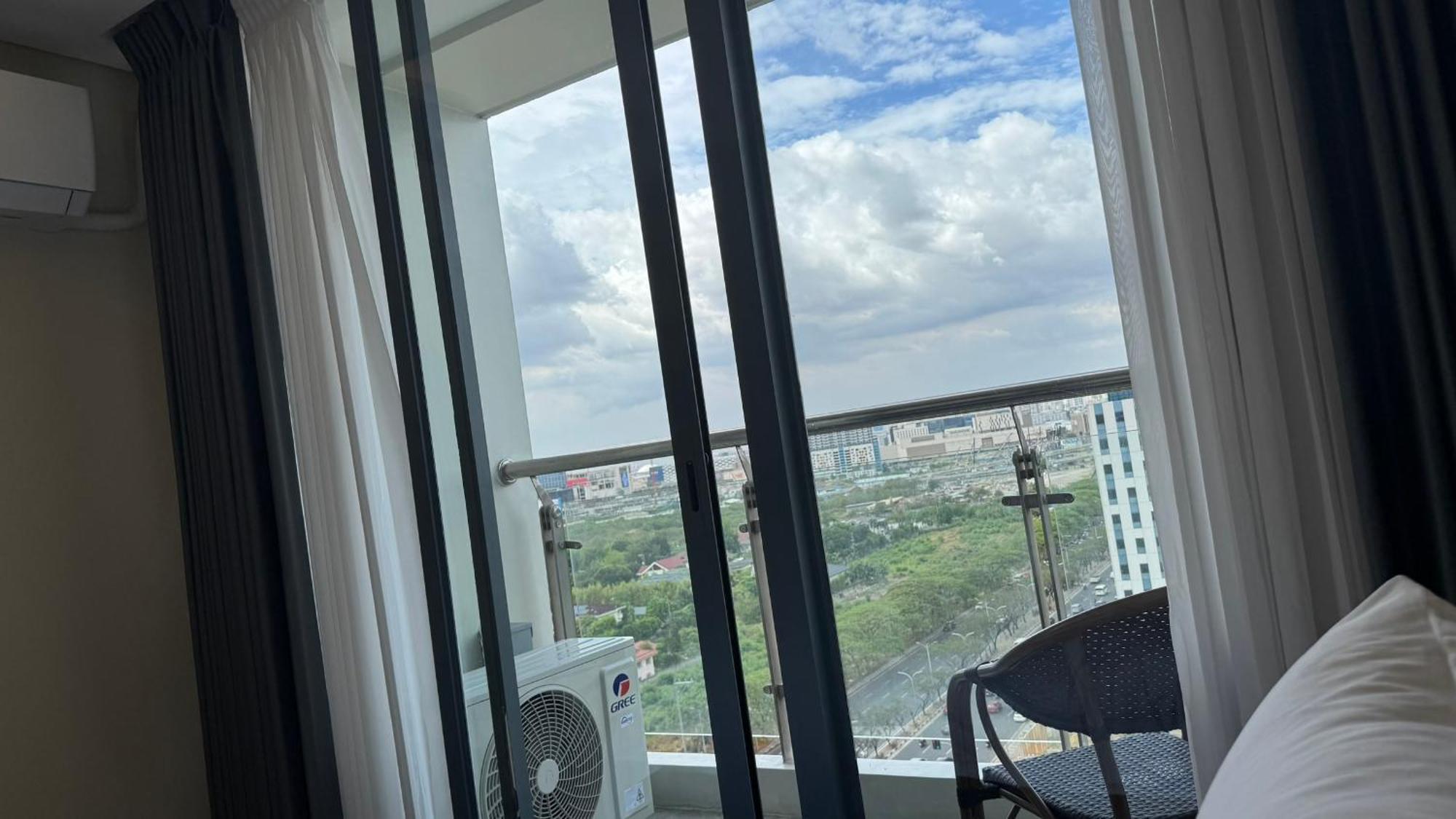 L Condotel Paranaque City 外观 照片